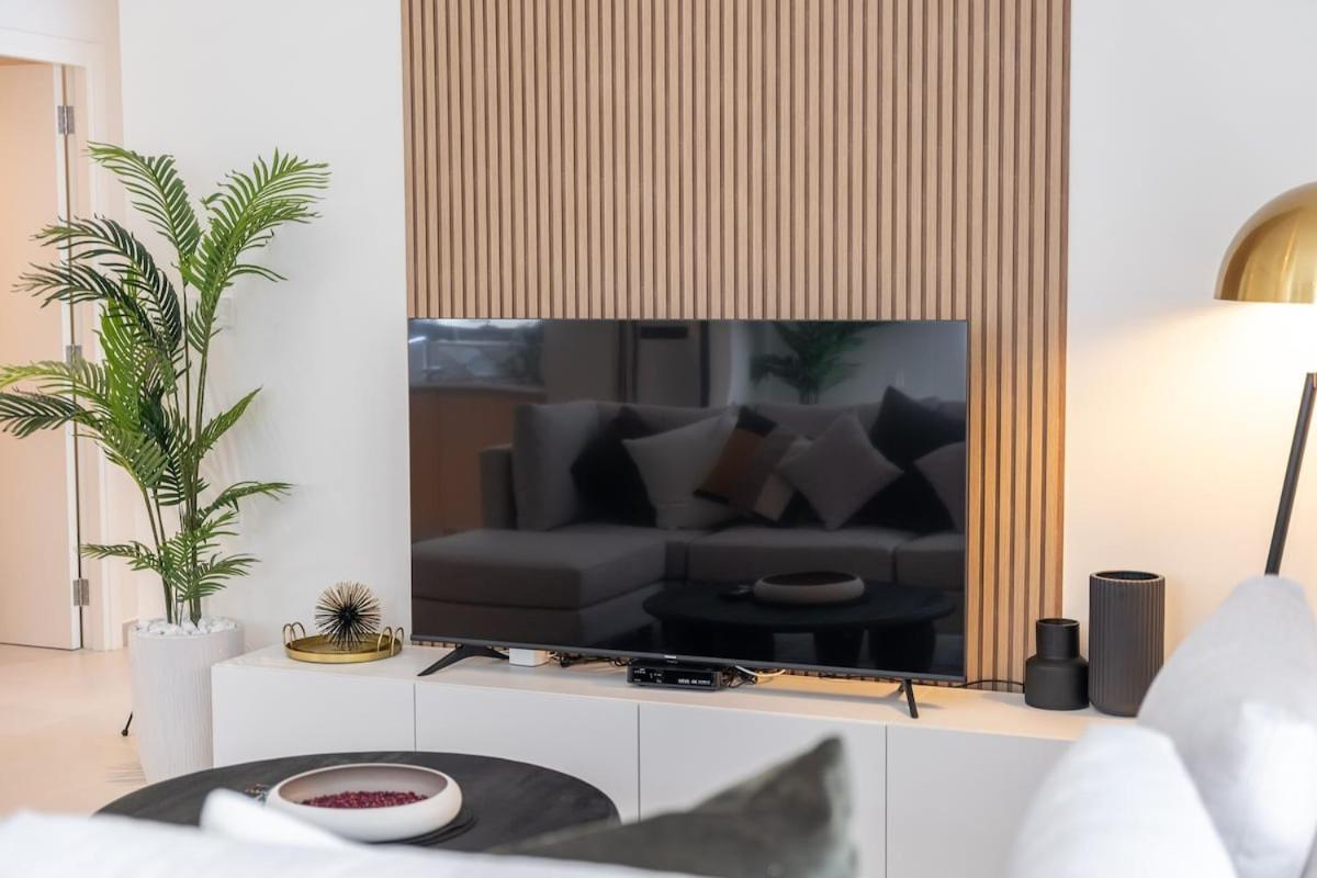 Elegant 4-Bedroom Apartment Perfect For Families In Dubai Creek Harbour 외부 사진